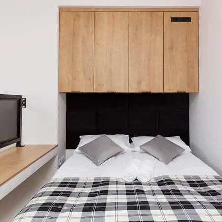 Apartment Center Mezzanine Chmielna By Renters